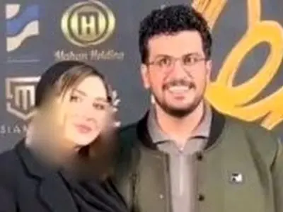 فیلم / اولین رونمایی امیرحسین قیاسی از همسر زیبا و خوش استایلش در جشن حافظ / قیاسی را هم هنرمند شناختند واویلا ....