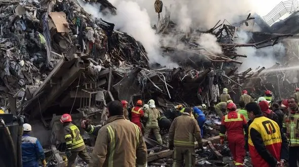 فوری / آتش آوار ساختمان پلاسکو دوباره زبانه کشید 