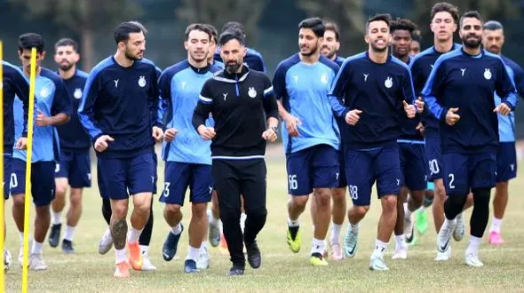 خانه‌تکانی بزرگ در استقلال/ تغییر ۷۰ درصدی بازیکنان!