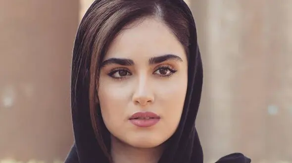 چهره تکیده خانم بازیگر جوان از ترس کرونا + عکس ها