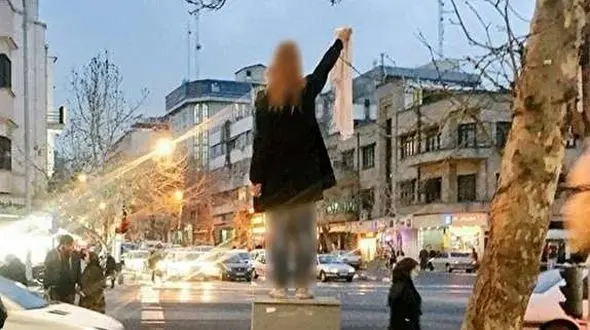 رسوایی جنجالی و جدید دختر خیابان انقلاب/ شاپرک شجری‌زاده وطن فروش کیست؟