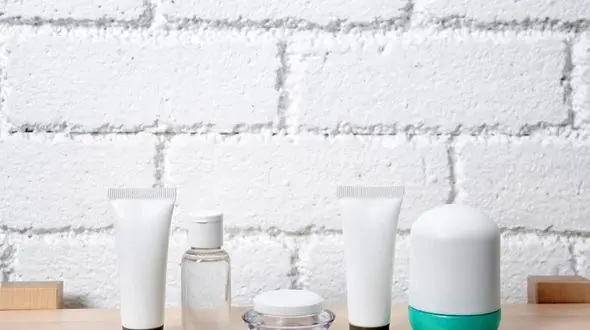 چرا استفاده از دئودورانت کرمی در مقایسه با دیگر انواع دئودورانت توصیه می‌شود؟