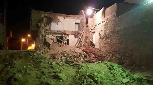  زنده به گور شدن زوج شوشتری در آوار دیوار