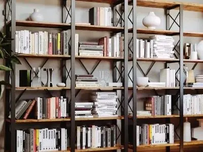 روش‌ های هوشمندانه برای تمیز کردن کتابخانه و حفظ کتاب‌ های ارزشمند