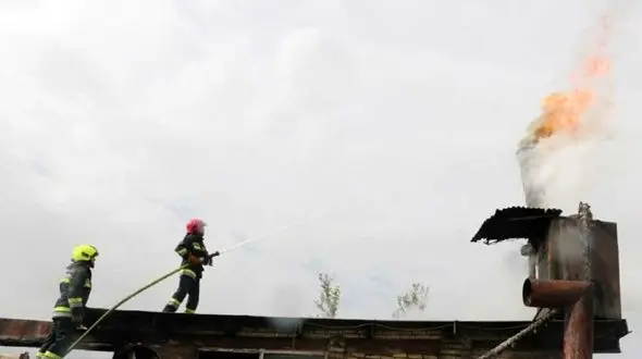 
آتش سوزی در کارگاه رنگرزی ارغوانیه اصفهان