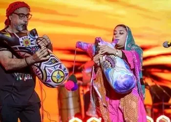 آواز احساسی/ آهنگ احساسی محمد علیزاده برای محسن شریفیان و دخترش لیانا همه چه بغضی شدن