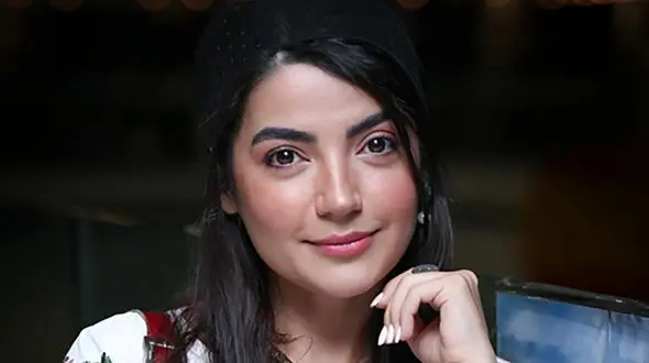 فیلم / یلدا عباسی خانم بازیگر : مردا یا به شکمشون فکر میکنن یا به زیر شک ... / بازیگر کج پیله مردها را ترکاند  و....