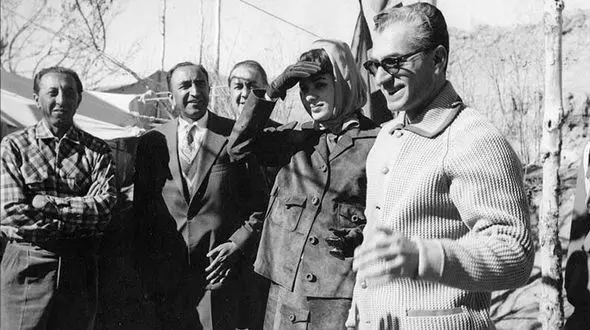 ماجراهای روابط نامشروع  محمدرضا پهلوی حتی در دوران تاهل