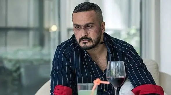 فیلم/ شعرخوانی بینظیره میلاد کی مرام از فاضل نظری در محضر مهران مدیری/ در راه رسیدن به تو گیرم که بمیرم، اصلاً به تو افتاد مسیرم که بمیرم