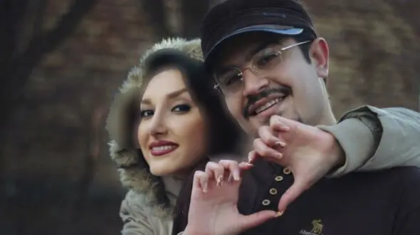 فیلم / دکوراسیون فوق شاهانه و مجلل خانه پیمان طالبی  مجری حاشیه ساز صدا و سیما / از آشپزخانه فول آپشن با کافه بار خوشرنگ همسر پسند / دکوری های روی پیانو و لوازم برقی مد روز