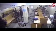 ضرب و شتم دانشجویان توسط پلیس در کتابخانه دانشگاه + فیلم / هند