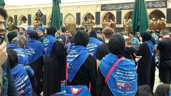 زائران استرالیایی در مسجد کوفه +عکس 