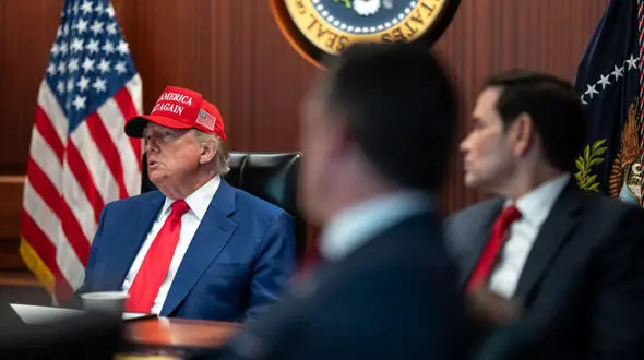 نشست اضطراری ترامپ با مقامات نظامی در پی پاسخ ایران به تجاوز آمریکا