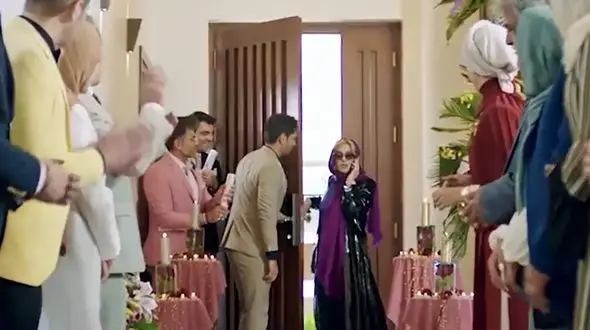 سورپرایز جشن تولد مریلا زارعی توسط امیرحسین آرمان در سریال مانکن+فیلم