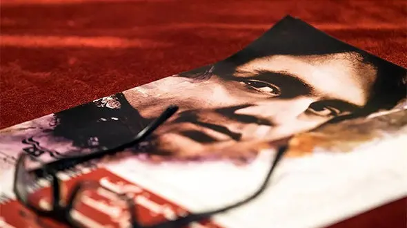 پخش صدای خواننده‌ای که به ایران پشت کرد از رادیو آوا + عکس و جزئیات