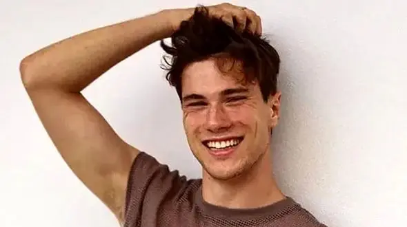 این مرد خوش تیپ ترین پسر جهان است + عکس ها!