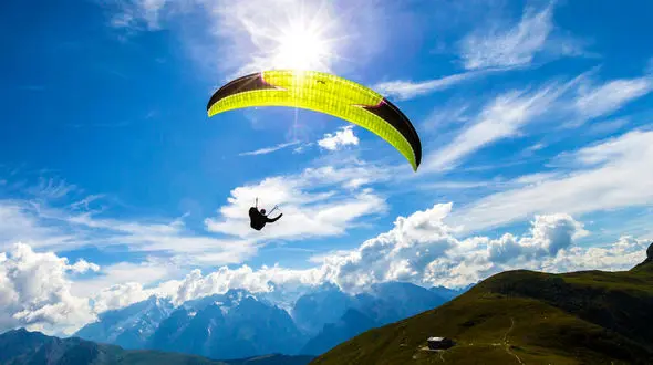 خلبان گمشده با پای شکسته پیدا شد / در نزدیکی دریاچه آلاشت 