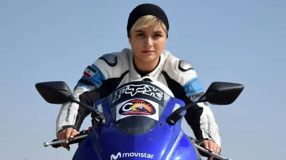  بهناز شفیعی مدل شرکت انگلیسی شد! / مهاجرت دختر قدرتمند موتورسوار از ایران !