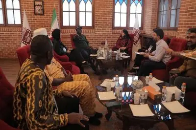 دیدار میهمانان خارجی چهلمین اجلاس وحدت اسلامی از موزه سینما