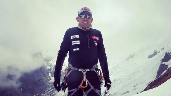 پیکر بی جان یک کوهنورد در چادرش پیدا شد/ او در قله ماکالو جان باخت