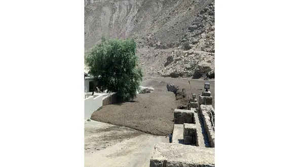 فیلم سیل لاریجان/ مردم محلی : سیلاب از  قله دماوند جاری شده است