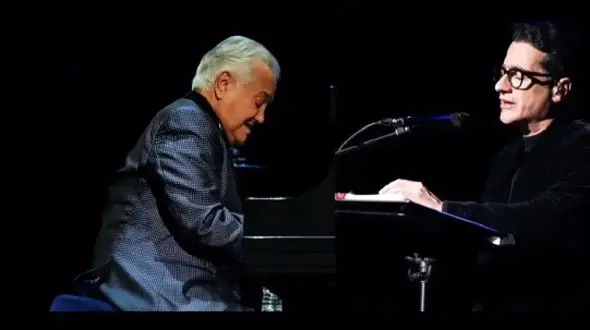 آواز باشکوه/ با آهنگ جانم از این عشق بر لب رسیده که همایون خوند  سالن کنسرت ترکید+ فیلم