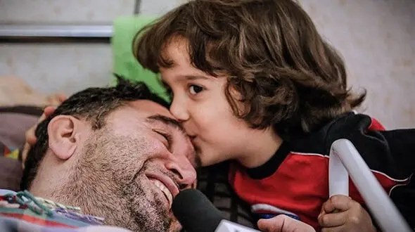 مداح معروف کشورمان در کما / برای او دعا کنید+ عکس