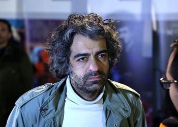 عکس‌های صمیمی بابک خرمدین در کنار پدر و مادرش/ یعنی در آن لحظات به فکر هیچ کس میرسید که چند وقت بعد همین پسر بدست پدر و مادرش تیکه تیکه بشه؟