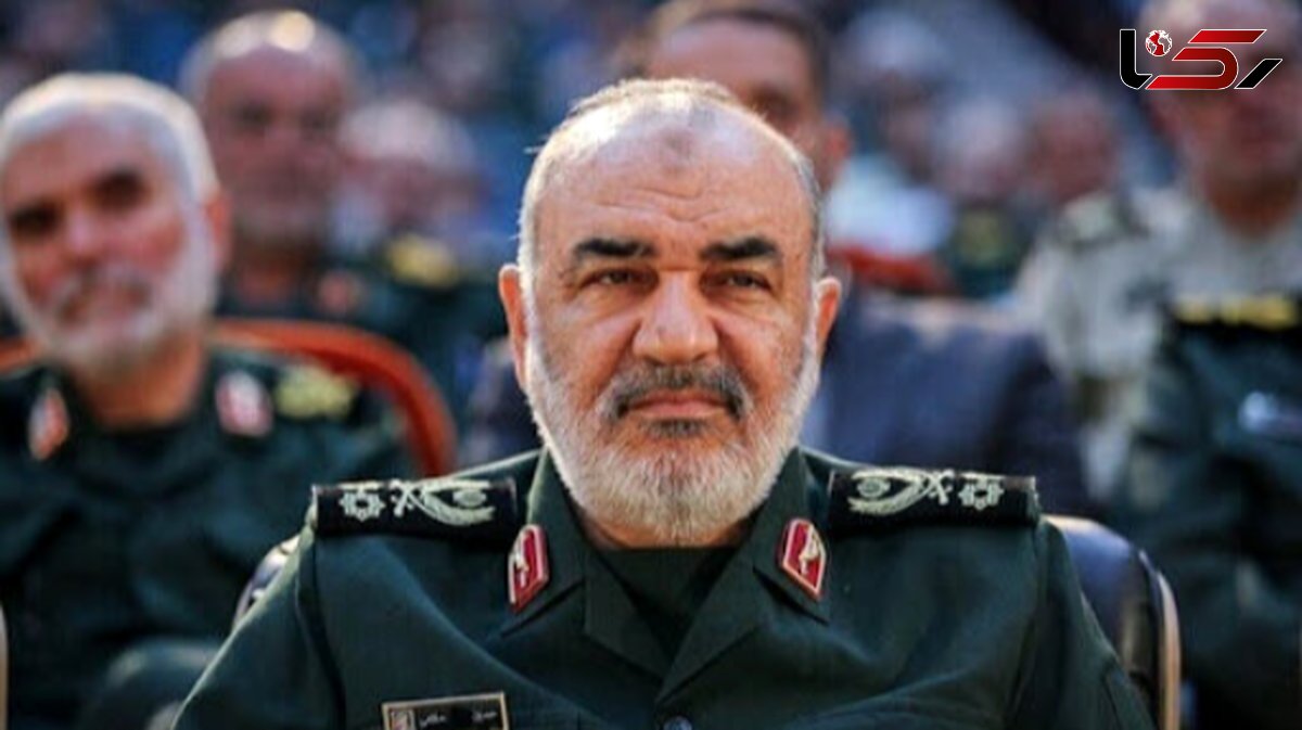 دختر شهید سلامی: پدر اغلب نبود. یک بار که شب یلدا نزد ما بود، تفألی به حافظ زد، غزلی آمد با این بیت پایانی که «هر گنجِ ...