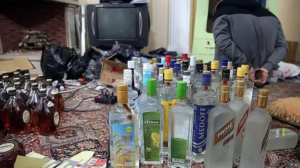 دستگیری 61 متهم تهیه و توزیع مشروبات الکلی دست‌ساز و تقلبی 