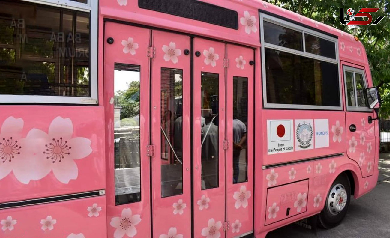 اتوبوس مخصوص زنان برای مقابله با مزاحمت‌ها در پاکستان+عکس