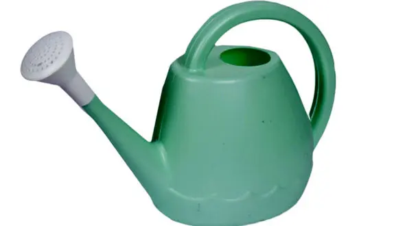 آبپاش پلاستیکی چطور بسازیم؟ + فیلم