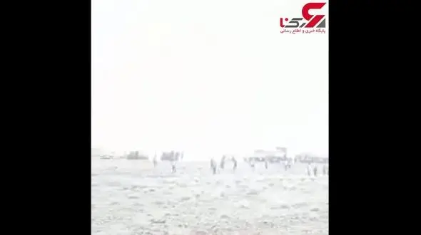 فیلم لحظه آتش گرفتن وحشتناک اتوبوس در رفسنجان / مسافران فقط تماشا کردند