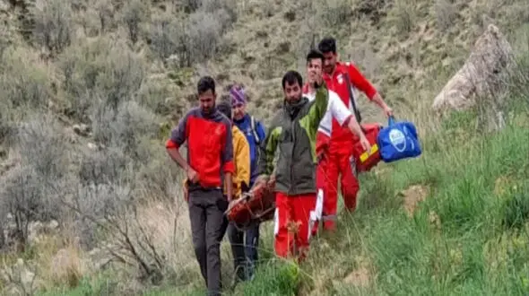 2 عملیات نجات در ارتفاعات زنجان / جست‌وجوی 2 روزه برای فرد مفقودی و امدادرسانی به بانوی کوهنورد مصدوم