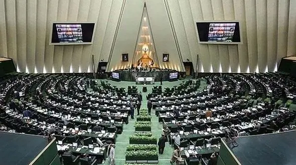 مجلس سن بازنشستگی را تعیین کرد/ اظهارات مخالفان و موافقان