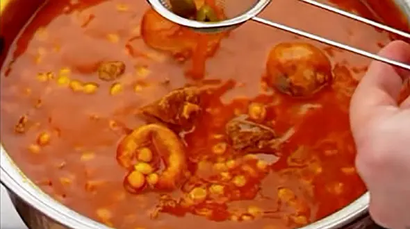 راز یه قیمه خوشرنگ و لعاب اینجاست / فیلم