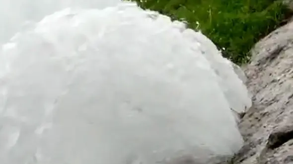 ببینید / عجیب ترین فوران چشمه در ایلام + فیلم