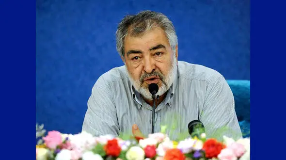 محمود عزیزی خواستار امنیت شغلی از دولت شد