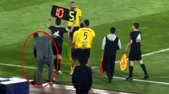 آبرو ریزی مسئول سازمان لیگ در استادیوم آزادی + فیلم