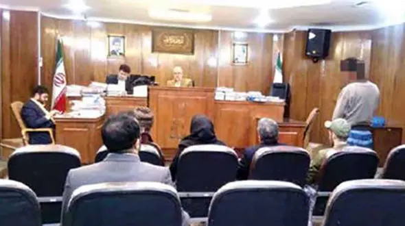 اصرار پدربزرگ برای اعدام نوه پسری / در دادگاه کرج صورت گرفت + عکس