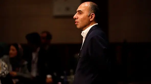 بداهه گویی چیست و چگونه به یک فرد بداهه گوی حرفه‌ای تبدیل شویم؟