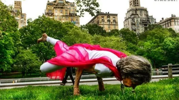 پیرزن 97 ساله پیرترین مربی یوگا!+عکس