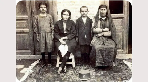 خانواده لاکچری ایرانی در سال 1310 + عکس