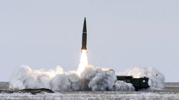 لحظه شلیک موشک اسکندر روسیه به سمت اهداف اوکراین