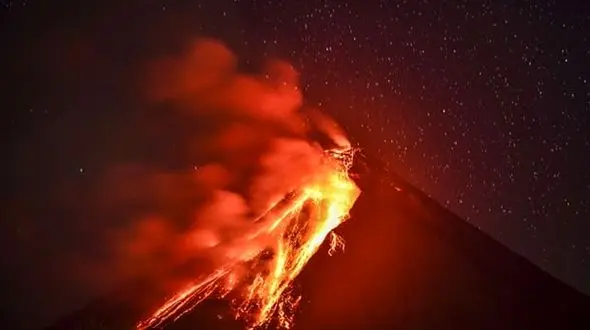 ادامه فعالیت آتشفشان مایون در فیلیپین+فیلم و تصاویر