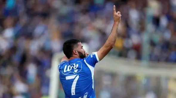 استوری تلخ ستاره استقلال علیه مدیران باشگاه : در خیابان مصدوم نشدم!