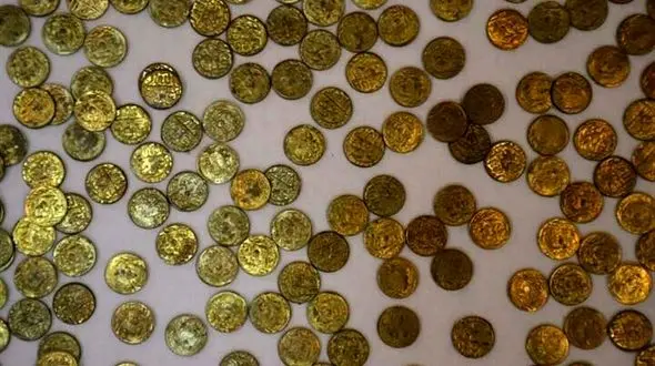 کشف سکه های تقلبی در زنجان / قاچاقچی سابقه دار دستگیر شد