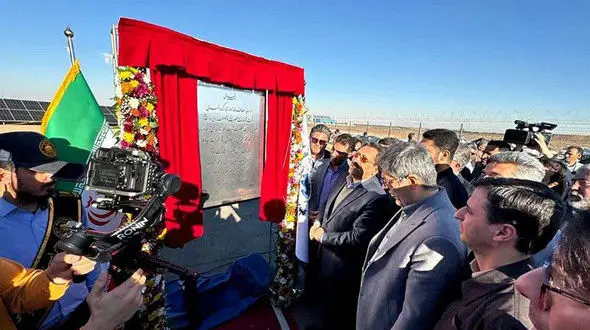 2 واحد گازی نیروگاه چادرملو اردکان به بهره‌برداری رسید 