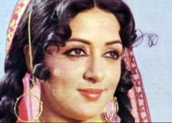 عکس سفر در زمان /  «بسنتی» فیلم (شعله) در 63 سالگی در بمبئی / همامالینی سال 1390