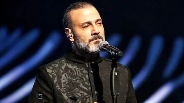 فیلم آواز اصیل و  بغض وحشتناک مردم در کنسرت علیرضا قربانی  /  انگار تسخیر شده اند !